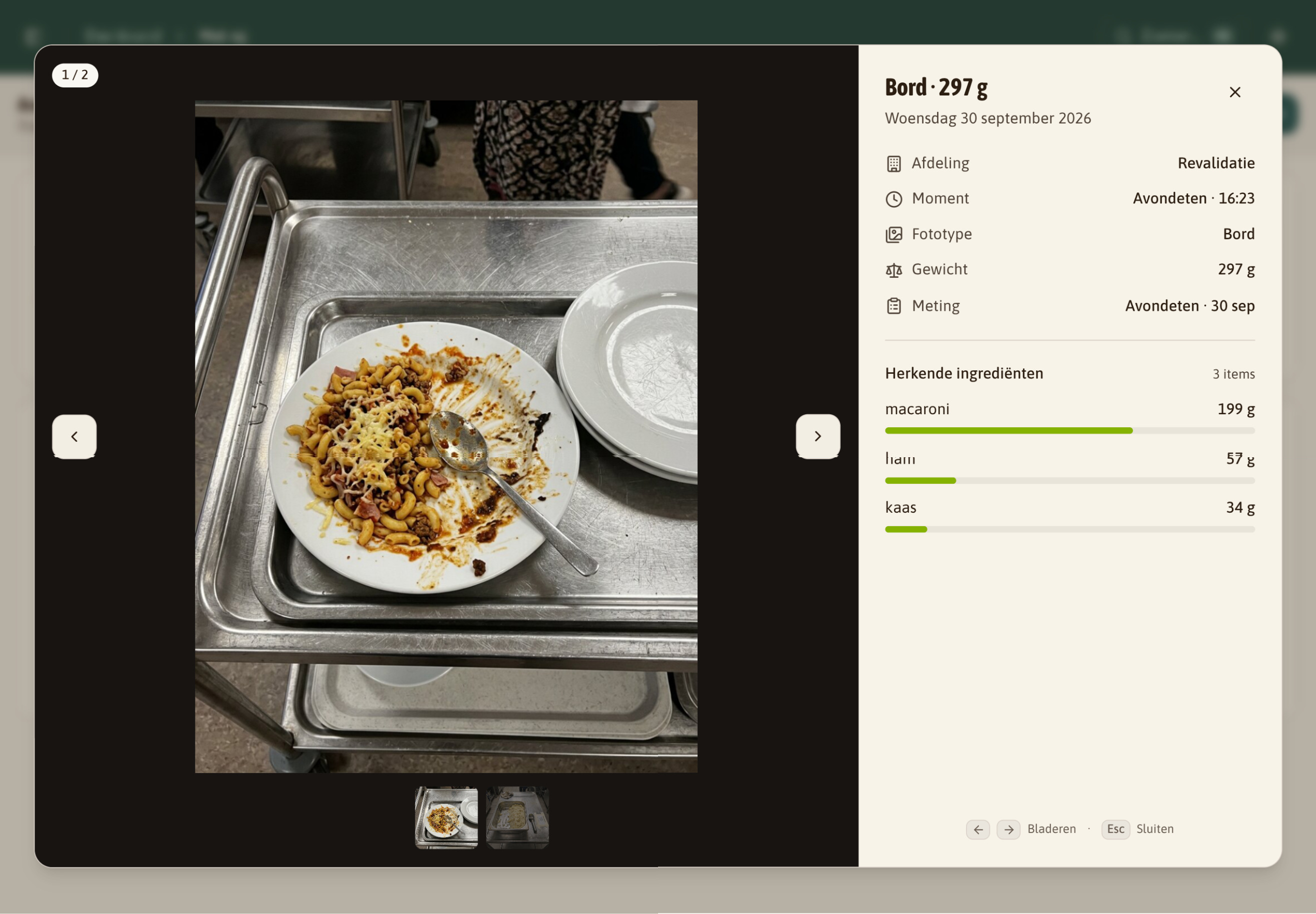Eén foto open: een bord macaroni op een karretje, 297 g, met de herkende ingrediënten.